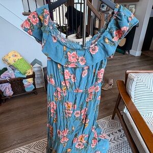 Chic Floral Maxi Dress in Blue
